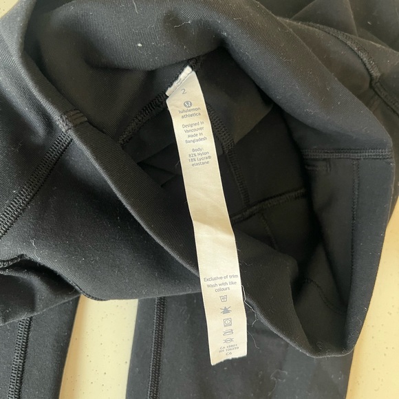 Lululemon Size 2 Black Capri Leggings - Picture 3 of 3